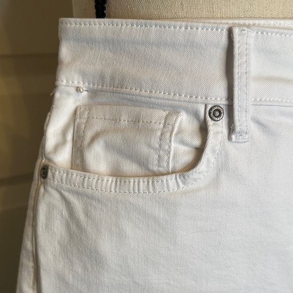 NYDJ Women's White Bermuda Shorts - Picture 4 of 8